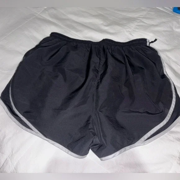 Nike Black Athletic Shorts Moisture-Wicking Elastic Waistband - Picture 3 of 3
